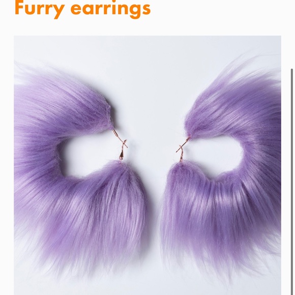 Uzumaki Gallery Furry Earrings - Picture 1 of 3